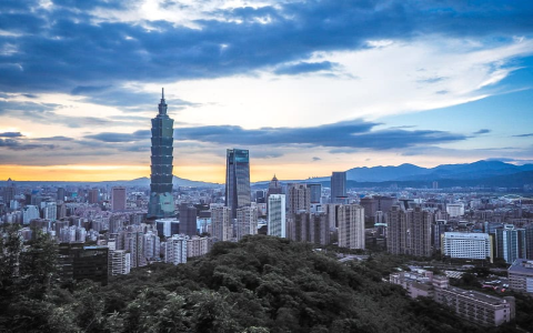 Are Shanghai high-end clubs very expensive? Understand the costs and what you get for your money.
