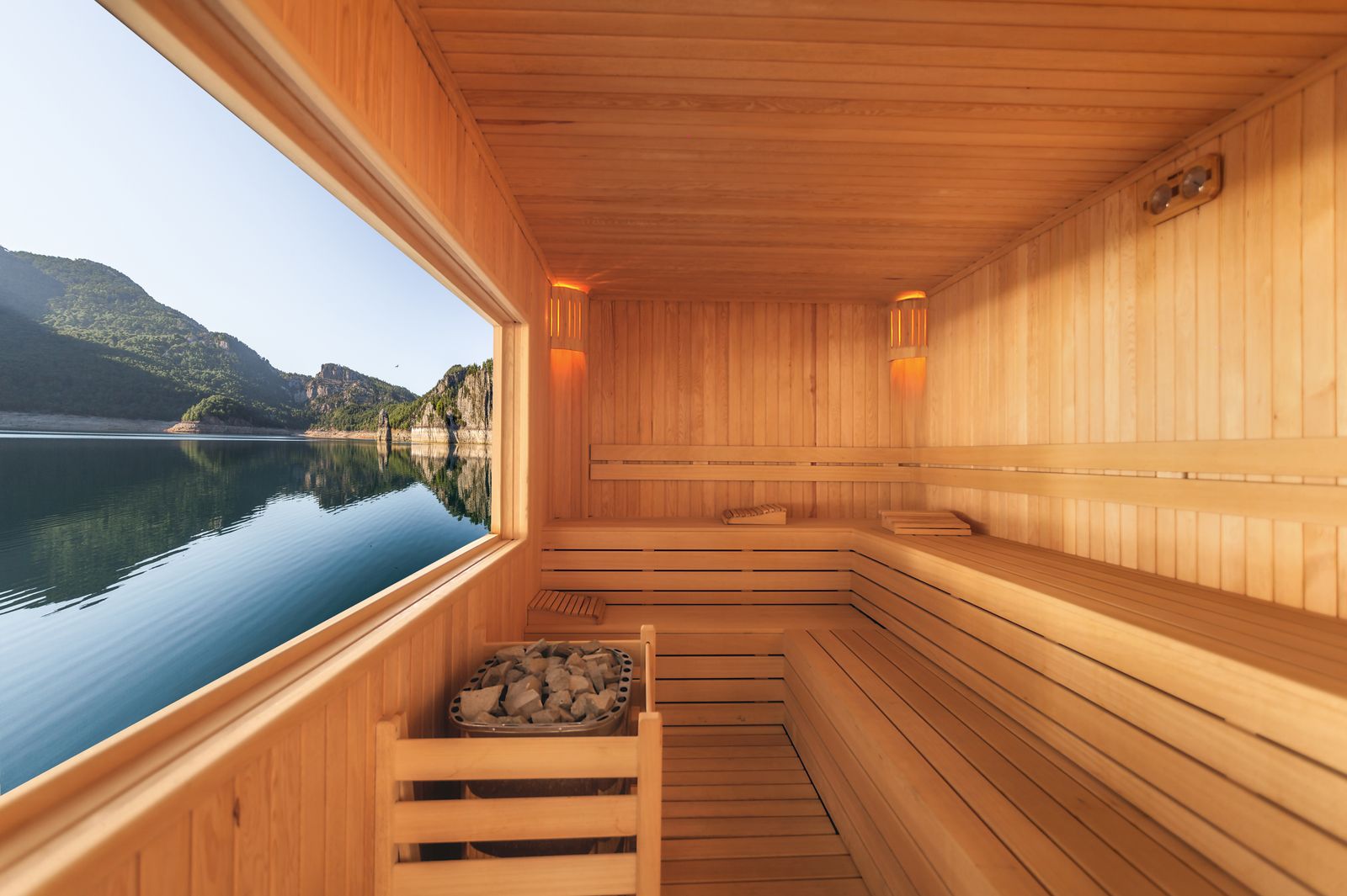 Thinking about sauna room customization? (What you should know before getting your custom sauna room built)