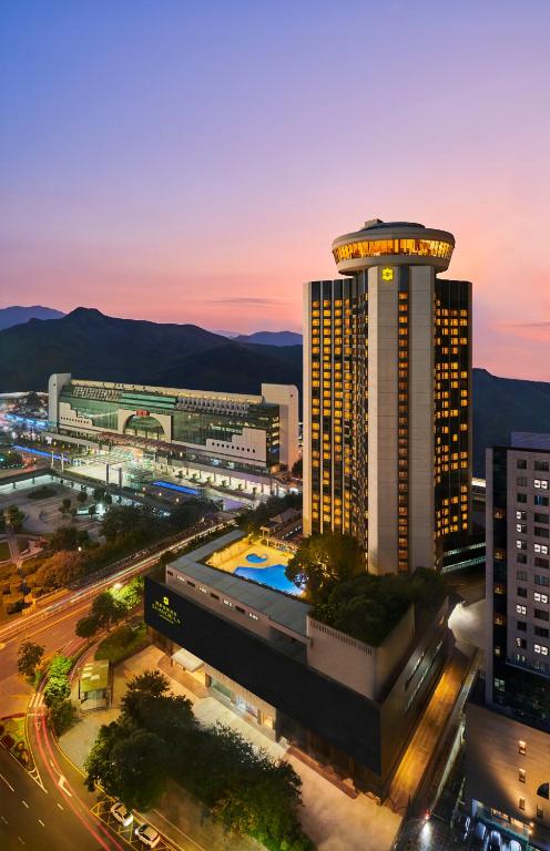 Looking for the Best Deals at Shenzhen Shangri-La Hotel? (We Show You How to Save Big Money on Your Booking)