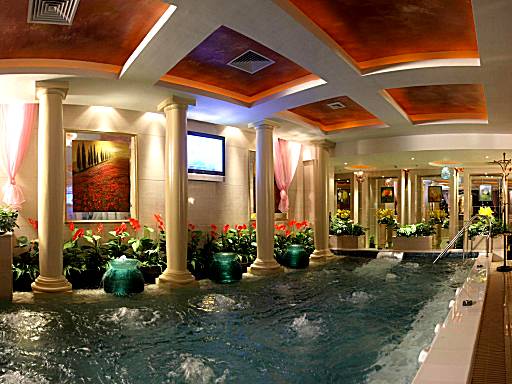 Wondering Shenzhen which hotel room has sauna? Heres your list of hotels with private sauna access.